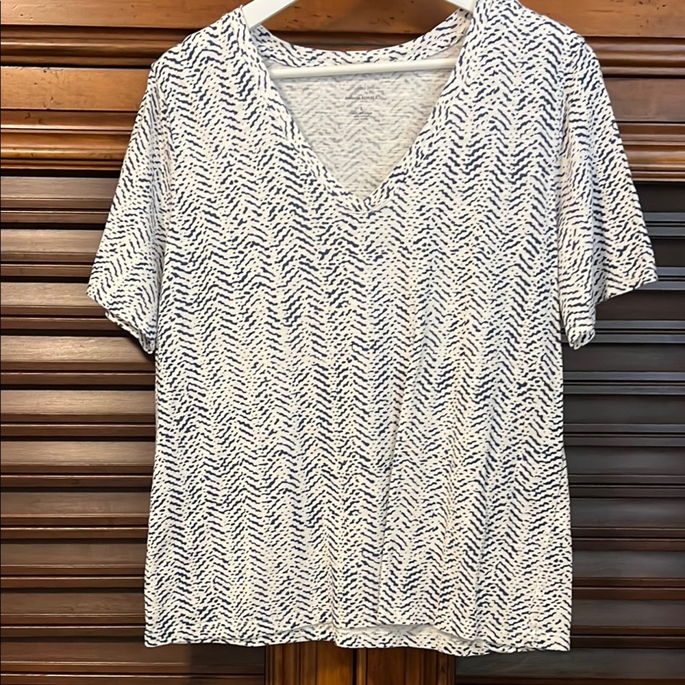 Banana Republic Factory Women's V-Neck Patterned Top Large